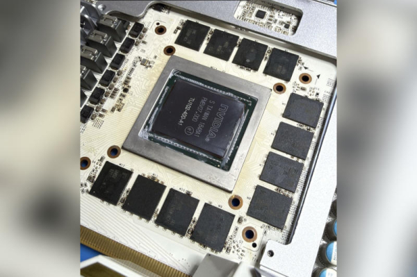 Энтузиаст создал &laquo;GeForce RTX 2080 Ti на максималках&raquo;&nbsp;&mdash; понадобилась пересадка чипов от&nbsp;Titan RTX 