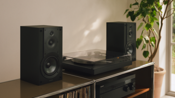 Sony анонсировала первый за семь лет проигрыватель виниловых пластинок 