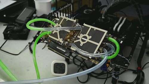 GeForce RTX 2060, охлаждаемая льдом, достигает частоты 2.0 GHz при температуре 13°C GeForce RTX 2060, охлаждаемая льдом, достигает частоты 2.0 GHz при температуре 13°C