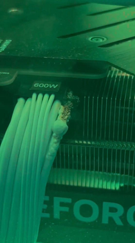 Кабель питания от видеокарты GeForce RTX 4090 сгорает в прямом эфире