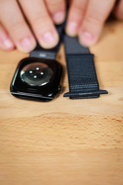 Обзор Apple Watch Series 11: лучшие часы, слабая батарея