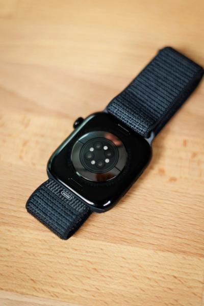 Обзор Apple Watch Series 11: лучшие часы, слабая батарея