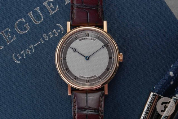 Обзор Breguet Classique 5157: автомат и 5,4 мм золота