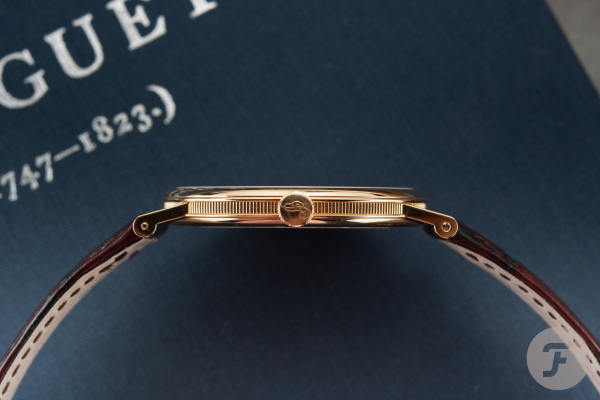 Обзор Breguet Classique 5157: автомат и 5,4 мм золота