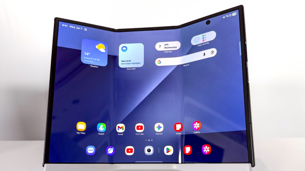 Обзор Samsung Galaxy Z TriFold &mdash; смартфон-трансформер
