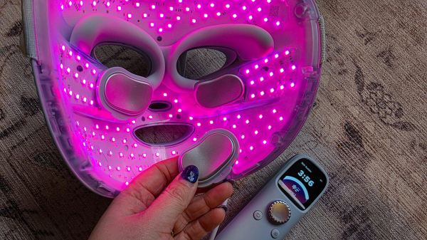 Обзор Shark CryoGlow &mdash; умная LED-маска для лица и глаз
