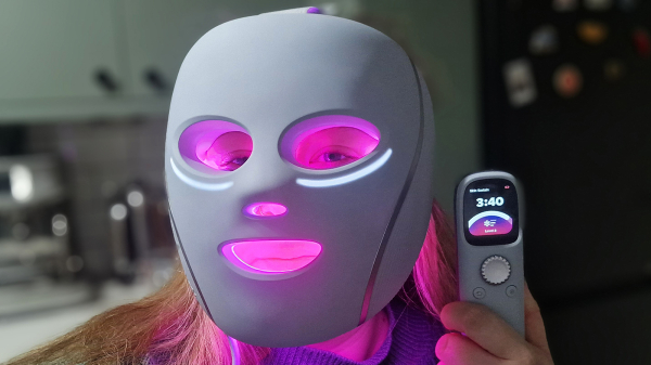 Обзор Shark CryoGlow &mdash; умная LED-маска для лица и глаз