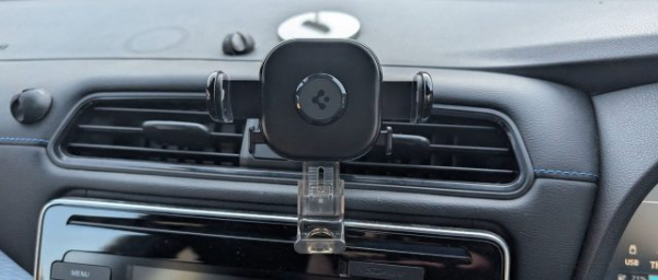 Обзор Spigen OneTap Universal &mdash; надежный автодержатель