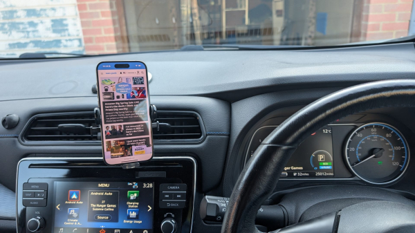 Обзор Spigen OneTap Universal &mdash; надежный автодержатель