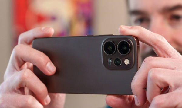 Oppo Reno15 Pro Mini: редкий компактный смартфон флагманского уровня