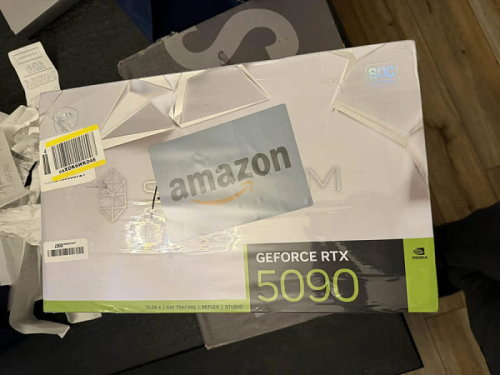 Покупатель GeForce RTX 5090 вместо видеокарты получил полотенце с камнями
