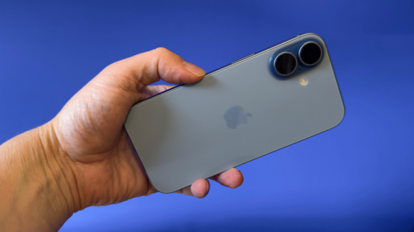 Все поколения iPhone: какой смартфон Apple выбрать сейчас