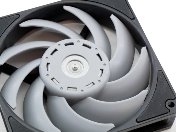 Обзор вентиляторов XPG Vento Pro 120 PWM