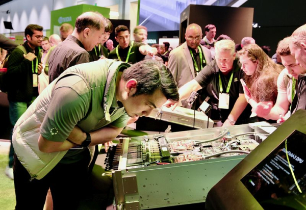 Nvidia заработала рекордные $68 млрд за квартал: GeForce дали всего 5,5 %, ИИ-серверы — почти 92 % Nvidia заработала рекордные $68 млрд за квартал: GeForce дали всего 5,5 %, ИИ-серверы — почти 92 %