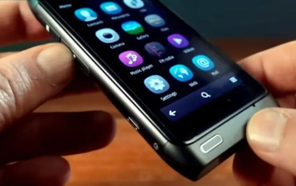 Легендарный Nokia N8 получил вторую жизнь. Вышла новая прошивка