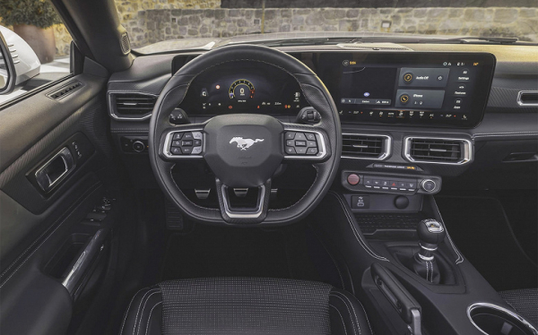 Крупный дилер привез в Россию 500-сильный Ford Mustang