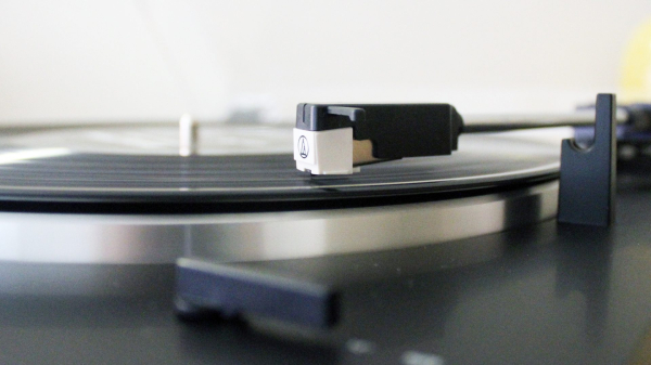 Обзор Audio-Technica AT-LP60XBT — доступный проигрыватель Обзор Audio-Technica AT-LP60XBT — доступный проигрыватель