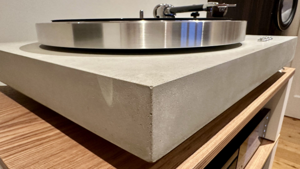 Обзор EAT C-Dur Concrete — бетонный проигрыватель винила Обзор EAT C-Dur Concrete — бетонный проигрыватель винила