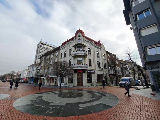 Обзор Motorola Edge 70: этот тонкий смартфон сделан правильно