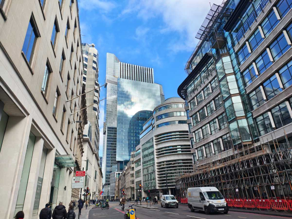 Обзор Motorola Signature: тонкий флагманский смартфон