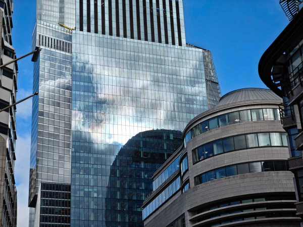 Обзор Motorola Signature: тонкий флагманский смартфон