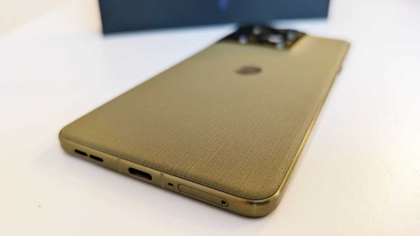 Обзор Motorola Signature: тонкий флагманский смартфон