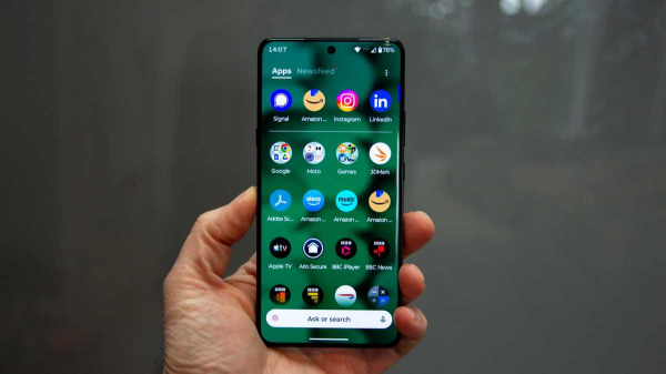 Обзор Motorola Signature: тонкий флагманский смартфон