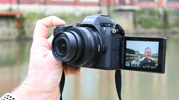 Обзор Nikon Z50 II &mdash; мощная камера для новичков и профи