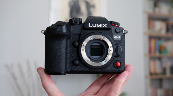 Обзор Panasonic Lumix GH7 — гибридная камера для видео Обзор Panasonic Lumix GH7 — гибридная камера для видео