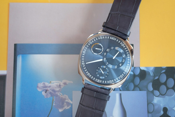 Обзор Ressence Type 1 Squared: новый квадратный корпус