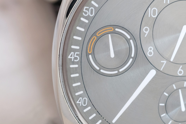 Обзор Ressence Type 1 Squared: новый квадратный корпус
