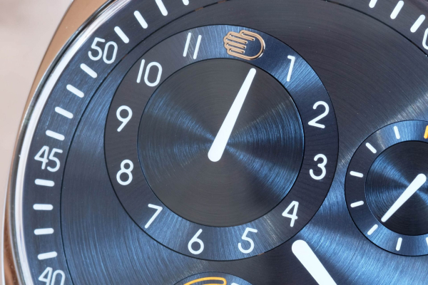 Обзор Ressence Type 1 Squared: новый квадратный корпус