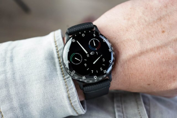 Обзор Ressence Type 3 BB2: часы с маслом вместо стрелок