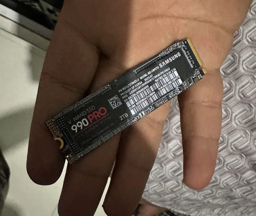 Поддельный накопитель Samsung 990 PRO работает со скоростью 20 Мбайт/с