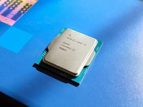 Процессор Intel Core Ultra 5 250KF Plus без встройки замечен в розничном магазине Процессор Intel Core Ultra 5 250KF Plus без встройки замечен в розничном магазине