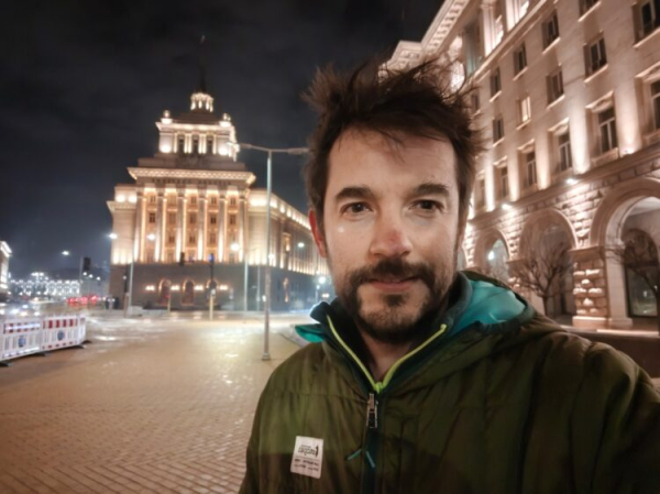 Xiaomi 17 или Galaxy S26 &mdash; сравнение компактных флагманов 2026 года