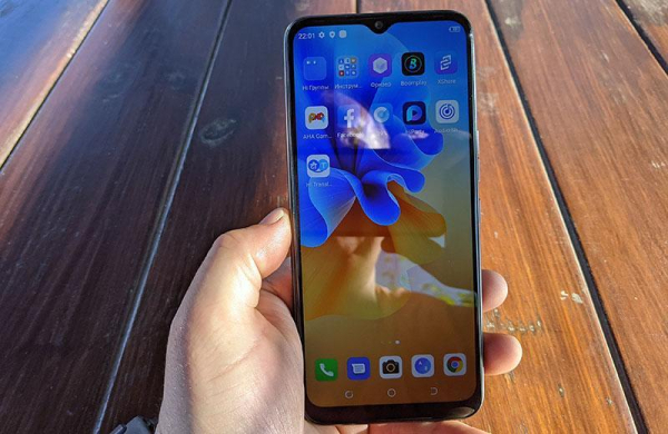 Обзор TECNO SPARK 7: доступного и достойного смартфона для каждого