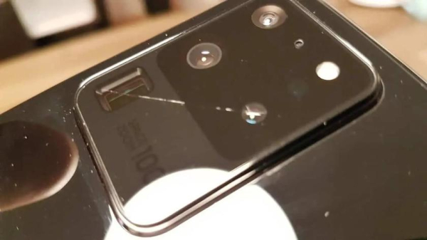 На Samsung подали в суд из-за дефектных Galaxy S20: компания знала о проблеме и молчала?