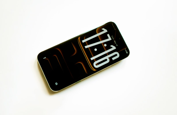 Обзор смартфона Infinix Note Edge: флагманский дизайн с eSIM и батареей 6150 мАч