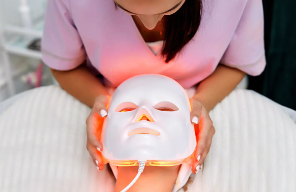 Лучшие светодиодные маски для лица: Рейтинг ТОП-10 аппаратов 2026 года