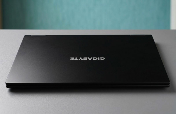 Обзор GIGABYTE A16 (GA63H) с RTX 5070: Тесты игрового ноутбука за 150 тысяч