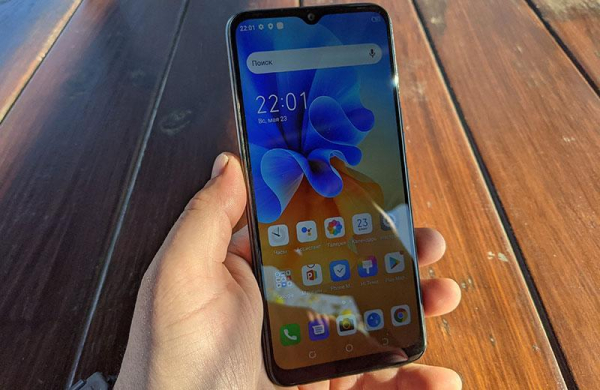 Обзор TECNO SPARK 7: доступного и достойного смартфона для каждого