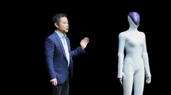 Гуманоидный робот Xiaomi поработал на сборке автомобилей &mdash; как надо закручено 9 гаек из 10 