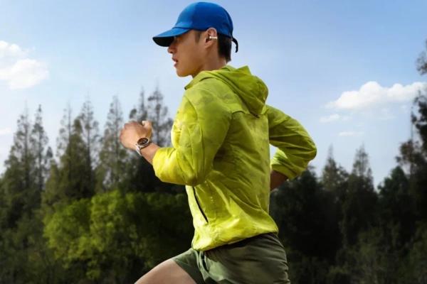 
Свобода движения. HUAWEI WATCH GT Runner 2 подойдут любителям бега    