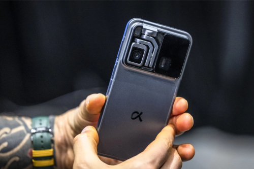 Honor показала смартфон с крошечным гимбалом и ИИ-компаньоном Honor показала смартфон с крошечным гимбалом и ИИ-компаньоном
