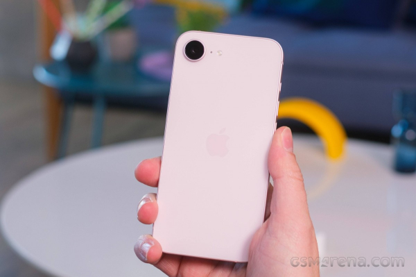 Обзор Apple iPhone 17e и где купить его в Москве