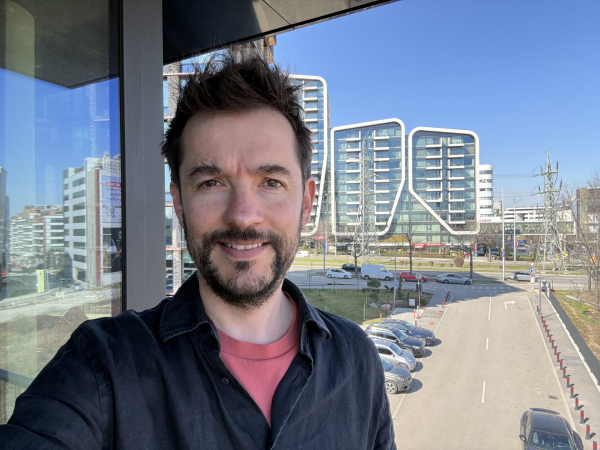 Обзор Apple iPhone 17e и где купить его в Москве