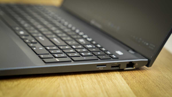 Обзор Dynabook Tecra A65-M &mdash; слабый дисплей и доступность в России