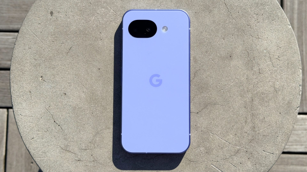 Обзор Google Pixel 10a &mdash; масштабные апгрейды ему не нужны, тест в России
