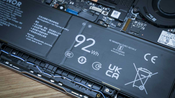 Обзор Honor MagicPad 4 и MagicBook Pro 14 (2026) &mdash; автономия на весь день и цены в России